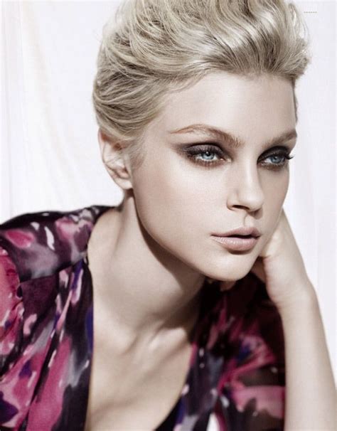 Picture Of Jessica Stam Jessica Stam Pale Beauty Hair And Makeup Tips