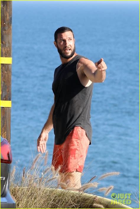 Halo Actor Pablo Schreiber Goes Shirtless During A Malibu Beach Day Photo 4612691 Shirtless
