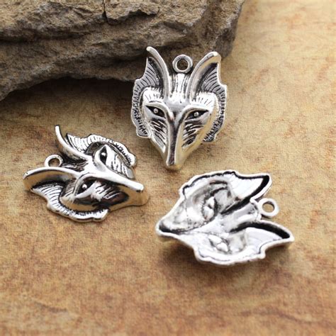 5 Wolf Charms Wolf Head Charm Wolf Pendants Antiqued Silver Etsy