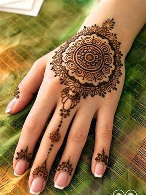 Pin By Molly Sylvander On Happy Henna In 2020 Black Henna Henna