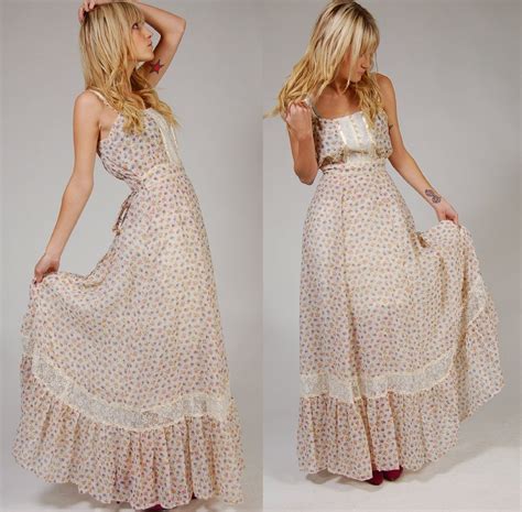 Vintage 70s Boho Maxi Dress White Floral Long Prairie Dress