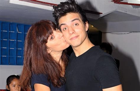 Explore tweets of vadhir derbez @vadhirderbez on twitter. ¡Buenísimo! Tienes que ver el sketch que hizo Vadhir ...