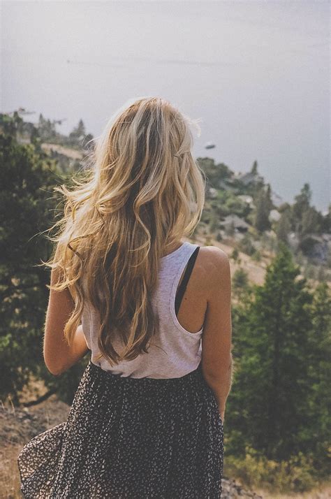 Фото девушки на аву без лица блондинка с длинными волосами красивое фото