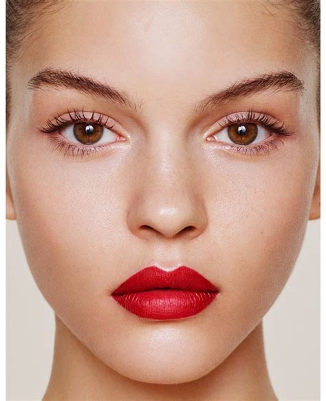 The Perfect Pout Red Lip Makeup Makeup Trends 2018