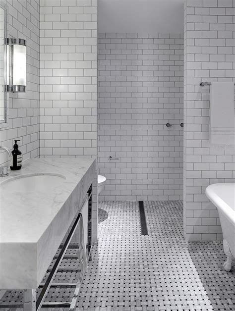 Love the gray painted vanity. Bathroom Subway Tiles - Modern - bathroom - Tania Handelsmann
