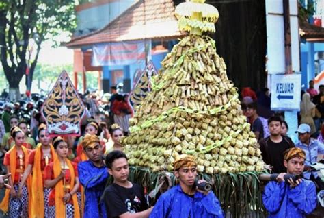 Festival Kupat Lepet Tradisi Masyarakat Jepara Yang Membawa Berkah