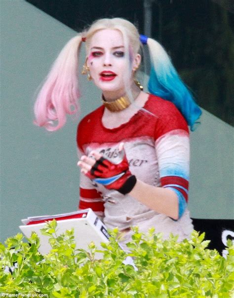 Margot Robbie Shows Off Her Pert Posterior Filming Suicide Squad Scenes Daily Mail Online