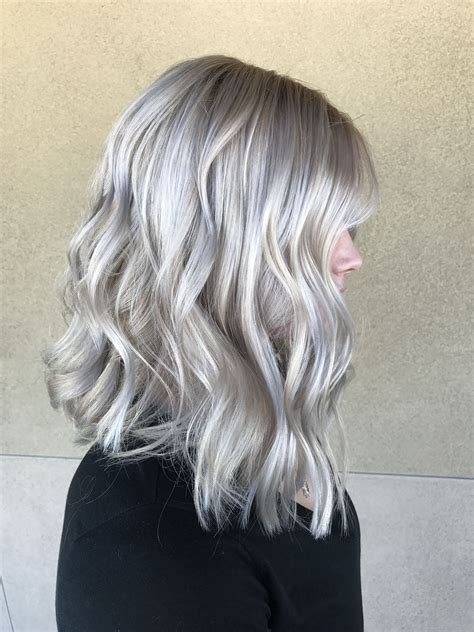 10 Icy Platinum Blonde Hair Fashion Style