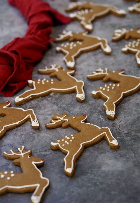 Gingerbread Reindeer Cookies For Santa Simmer Sauce Recipe