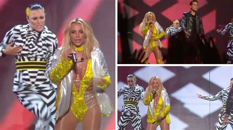 Britney Spears Wows In Glittering Stage Ensemble As She Makes A Very Sexy Mtv Vmas Comeback