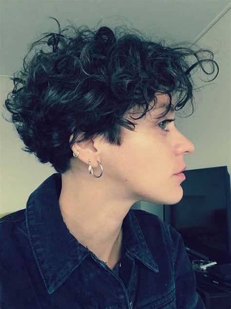 Awesome androgynous cut on curly hair. Gorgeous Short Curly Hair Ideas You Must See | Short ...