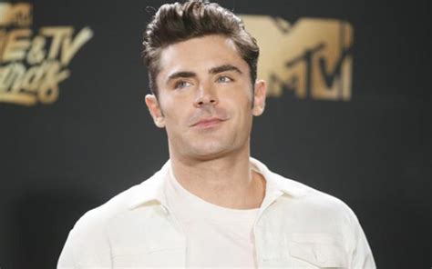 Zac Efron Is Healing From Surgery After Tearing His Acl