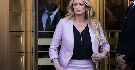 Judge Orders Porn Star Stormy Daniels To Pay Nearly 293000 For Trump Attorney Fees Cbs Los