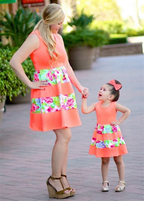 This is a mother daughter necklace. 12 Photos Of Mom And Daughter Twinning Which Are Too ...