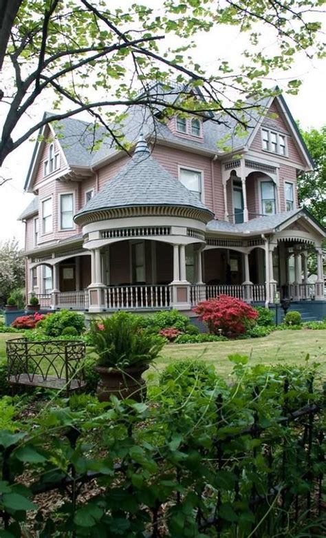 A Fairytale Home In Alabama Victorian Architecture Beautiful