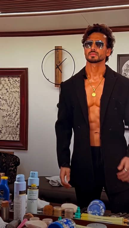 Shirtless Bollywood Men Tiger Shroff Shirtless Behind The Scenes