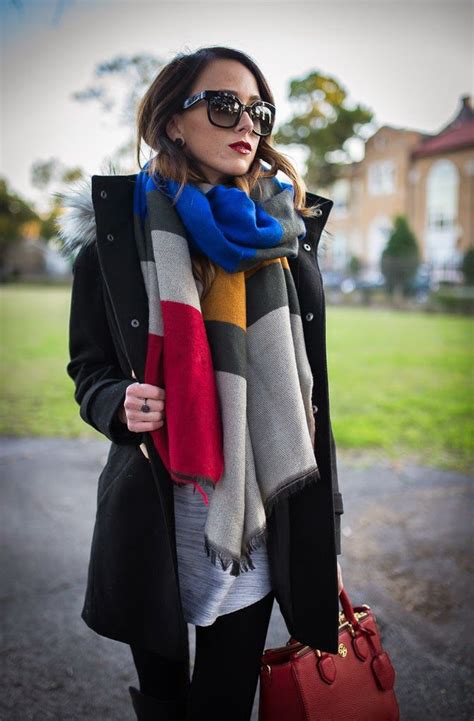 25 Ways To Wear A Scarf In Winter 2019 Ways To Wear A Scarf How To