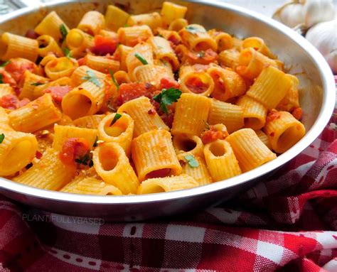 Mezzi Rigatoni Arrabbiata How To Cook Pasta Rigatoni Recipes