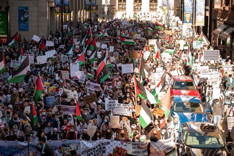 Huge Crowd Marches Through Downtown Chicago In Support Of Palestine