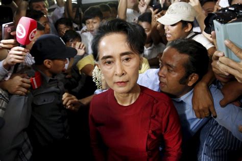 Ade juga menyoroti penegakan hukum yang tebang pilih, fenomena oligarki dan dinasti politik yang meningkat dalam satu dekade. Pemilu Demokratis Myanmar Berjalan Lancar : Okezone News