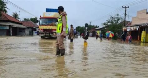 Pantura Indramayu Lumpuh, Tol Cipali Banjir, Terus Lewat Mana Dong