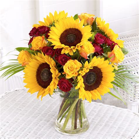 Sunflowers And Deep Red Roses Are An Elegant Combination Sunflower