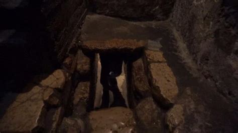 The righteous saint lazarus, also lazarus the four days dead, or lazarus of bethany (latinized from the hebrew: Lazarus Tomb - Picture of Tomb of Lazarus, Jerusalem - Tripadvisor