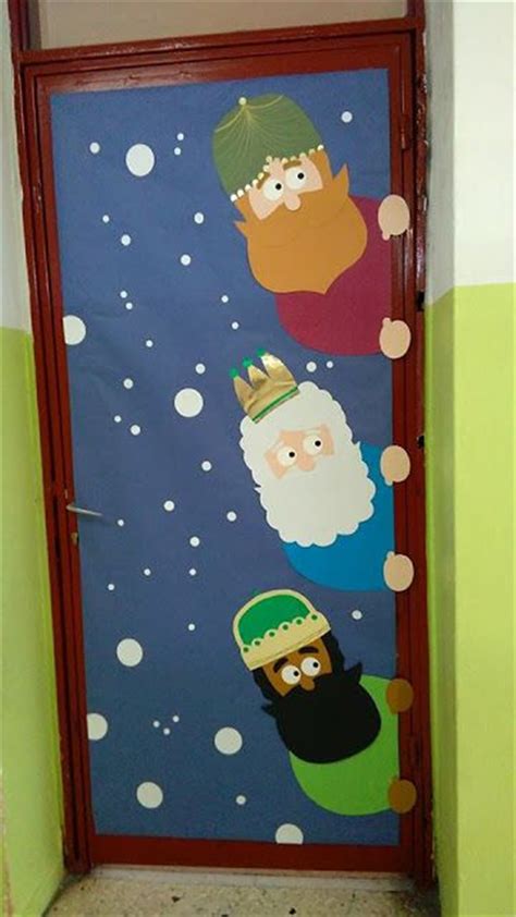 34 Christmas Door Decoration Ideas Mrs To Be
