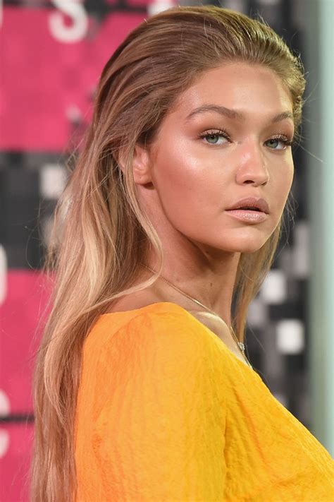 See All Of Gigi Hadids Best Hairstyles Gigi Hadid Hair Going Out