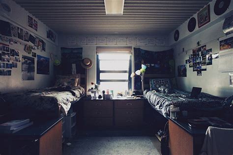 20 Cool College Dorm Room Ideas