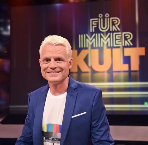 He works for german broadcasters and was the host of deal or no deal. Guido Cantz reitet im WDR die Retro-Welle - WELT