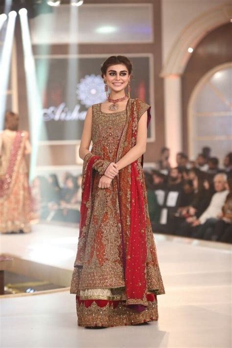 Pin By Amnah On Bridal And Casual Lehengas Fashion Dresses Women