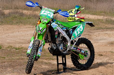 A kawasaki edition is fitted with a selection of genuine accessories, on top of that or on any kawasaki model you can add your own. La 250 KXF Enduro de Geoffrey Arnaudo