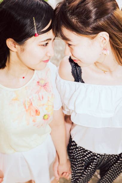 80点を超えるjapanese Lesbian Kissingのストックフォト、写真、そしてロイヤリティフリーの画像 Istock