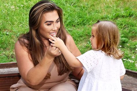 Ex Towie Star Lauren Goodger Admits To Photoshopping Her Photos Daily