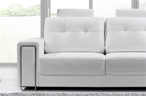 Créé et testé pour une tres longue durée de vie, ce canapé d'angle design haut de gamme vous procurera un excellent confort pour votre plus grand plaisir. Canapé 3 places en cuir prestige luxe haut de gamme ...