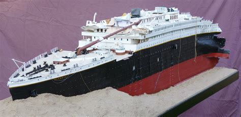 HUGE Diorama Shows What Titanic Looked Like When She Hit The Sea Bed