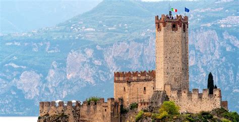 Five Of Italys Most Spectacular Castles Italy Magazine