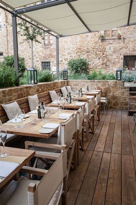 45 Pretty Outdoor Restaurant Patio Design Ideas For Fantastic Dinner In