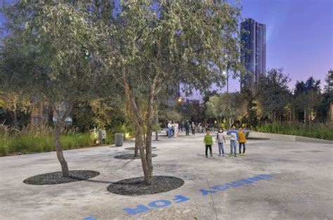 Abu Dhabis New Urban Biodiversity Park Enhances Local Microclimate