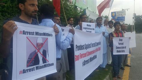 Pakistan S Hindus Protest Forced Conversions Of Girls To Islam