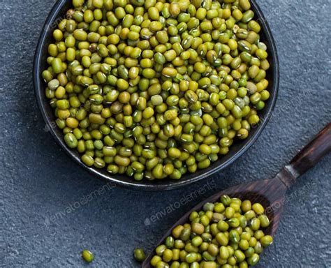 Check Out The Benefits Of Moong Dal Masks For Skin And Hair Herzindagi