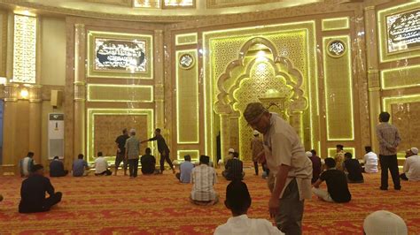 Shalat Berjamaah Di Masjid Rahmatan Lil Alamin Upi Yptk Padang Youtube