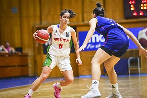 Uconn Womens Basketball Adds Portuguese Guard Inês Bettencourt For