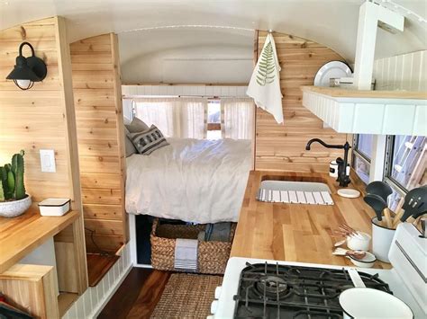 Comment trouver une assurance van aménagé pas chère ? 6 idées pour aménager son van | Camper wnętrze, Przyczepy podróżne i Wnętrza