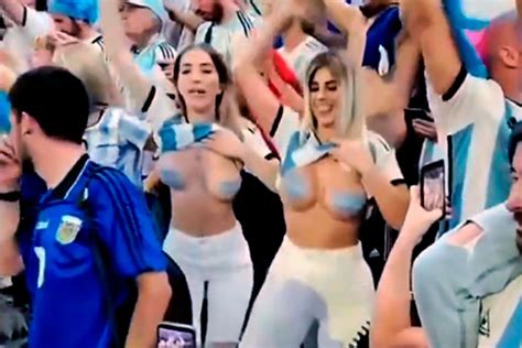 Dos Argentinas Desafiaron Las Leyes De Qatar E Hicieron Topless En La Final