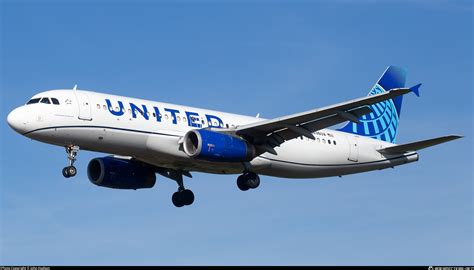 N436ua United Airlines Airbus A320 232 Photo By John Hudson Id