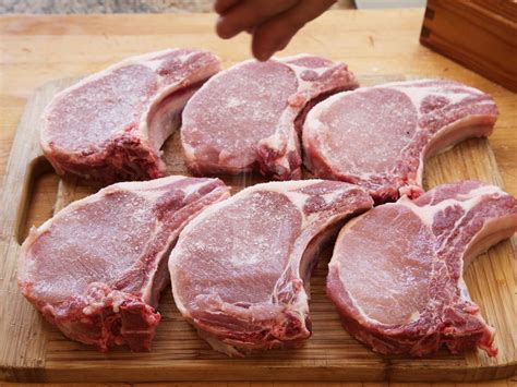 Skillet frying makes for a more flavorful chop while saving you. The Food Lab's Complete Guide to Sous Vide Pork Chops ...