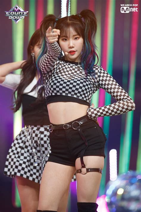 JooE Momoland Im So Hot Stage Outfits Kpop Outfits Girl