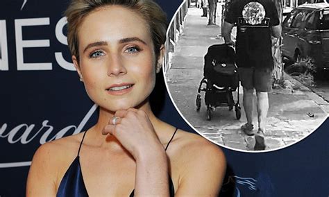 Tessa James Speaks On Becoming A Mother For A First Time Daily Mail